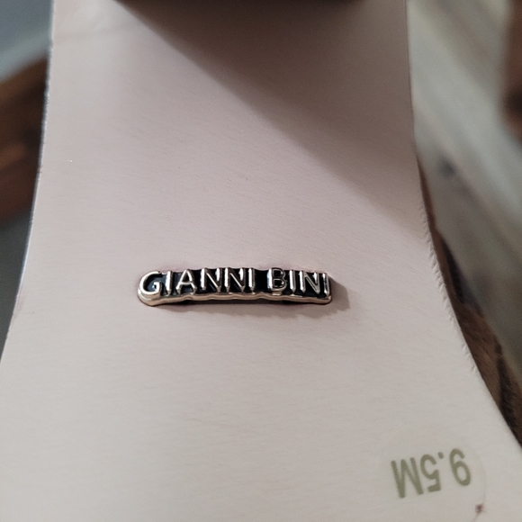 Barrine Suede knee High Boots - Picture 4 of 14